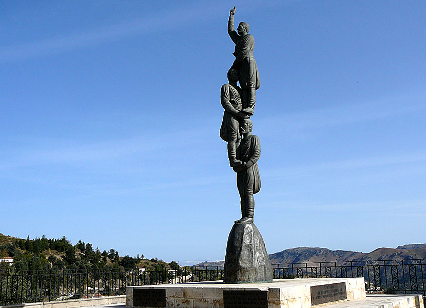 Frihetsstatyn i Lakki på Kreta.