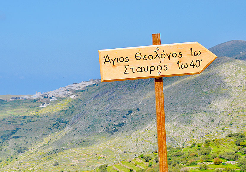 En timmes vandring till Agios Theologos och 1,40 till Stavros från Langada.