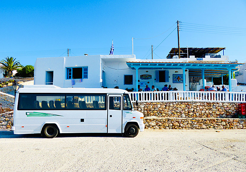 Busshållsplatsen i Stavros ligger i hamnen på Donoussa.