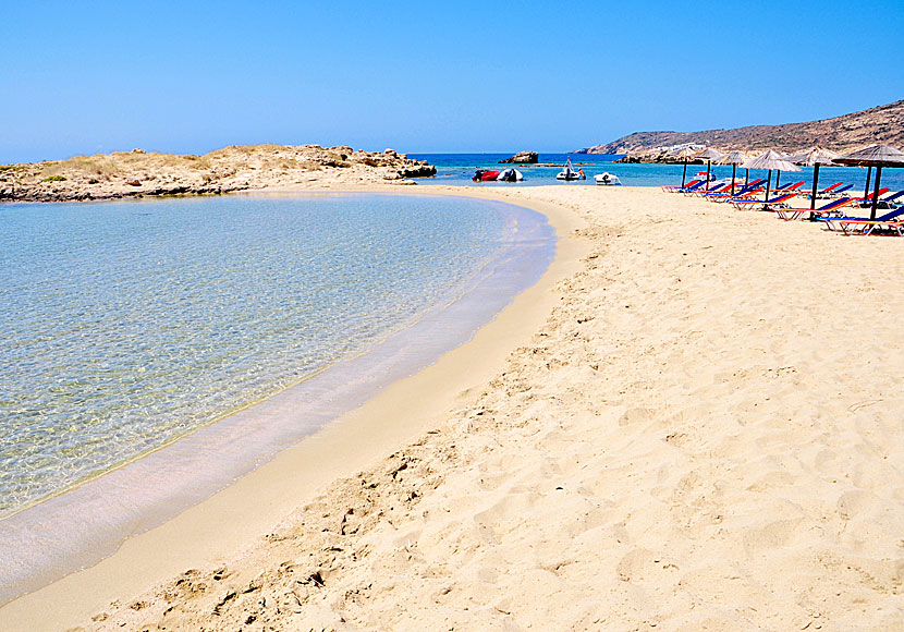 Missa inte Manganari beach när du reser till östra Ios i Grekland.