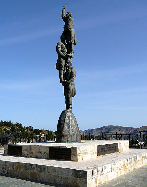 Krigsmonumentet i Lakki på Kreta.