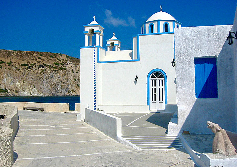 Den vackra kyrkan i Firopotamos på Milos.