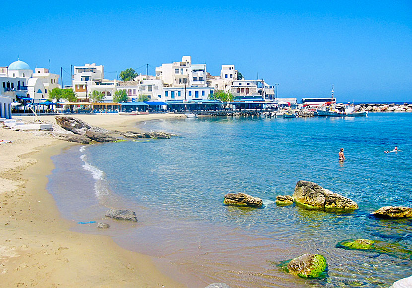Apollonas by och strand på norra Naxos.