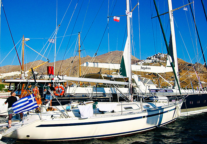 Livadi på Serifos är en mycket populär natthamn för seglare. 