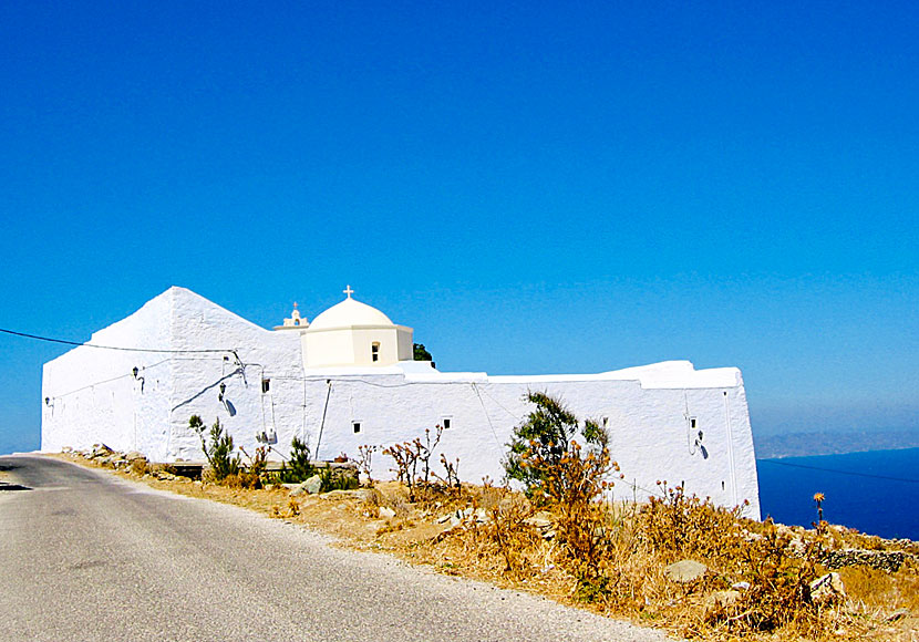 Missa inte klostret Moni Taxiarchon när du reser till Serifos i Kykladerna.