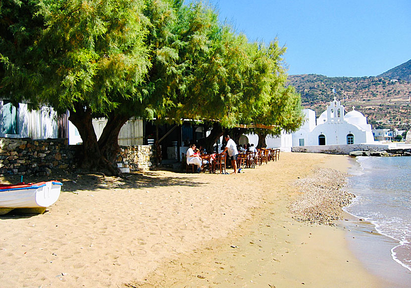 Vathy beach på ön Sifnos i Grekland.