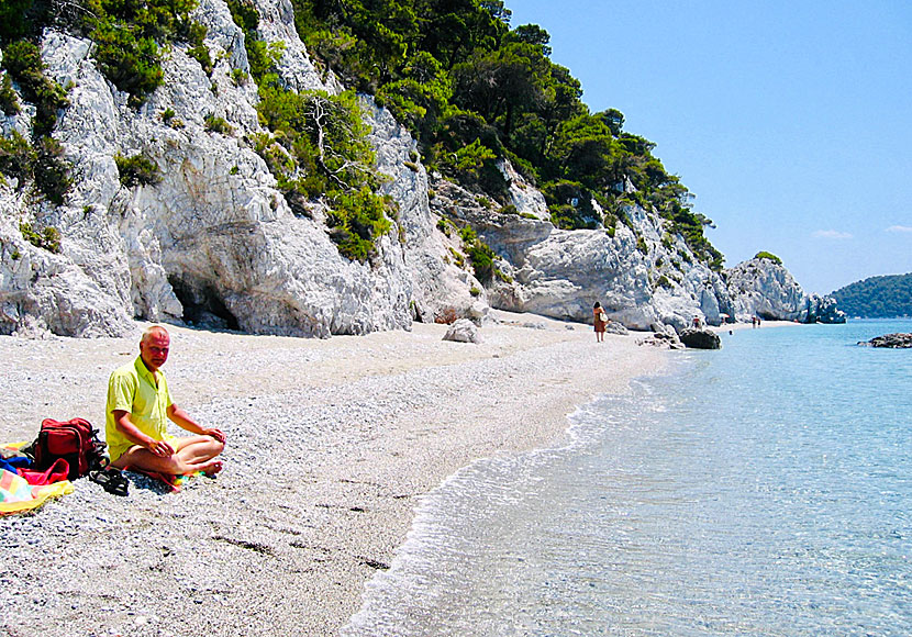 Hovolo beach är en av de bästa stränderna på Skopelos i Sporaderna.