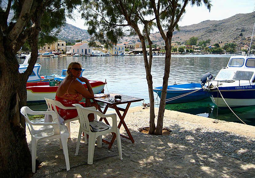 I fiskebyn Pedi nedanför Chorio på Symi finns en strand, flera tavernor samt hotell och pensionat.