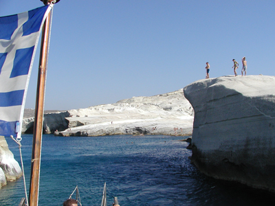 Klippdyk från de vita klipporna vid Sarakiniko på Milos. 