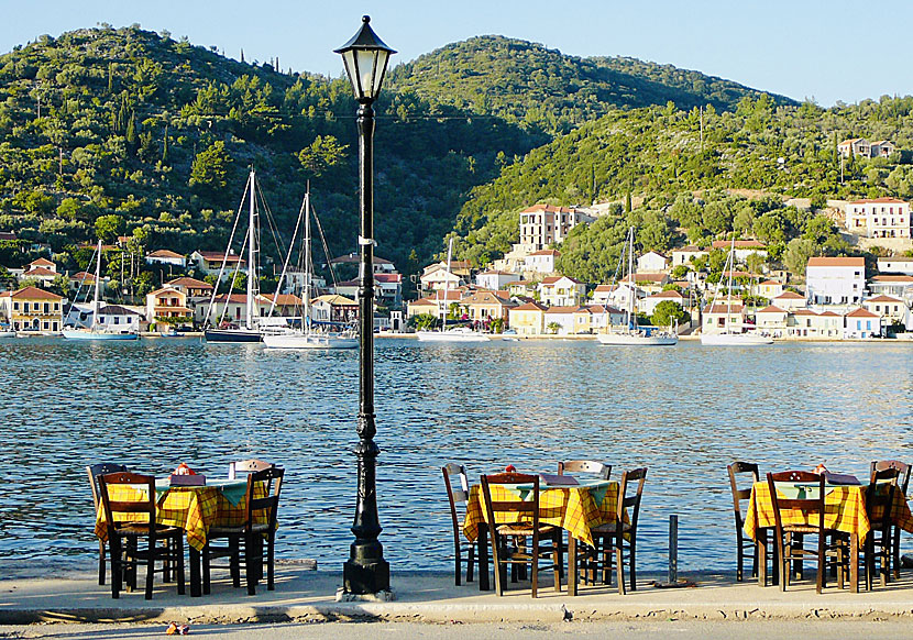 Restauranger, barer och kaféer i Grekland kan öppna igen den 1 juni.  Vathy på Ithaka. 