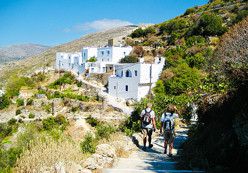 Övre Potamos och vandringen mellan klostret Hozoviotissa och Aegiali på Amorgos i Kykladerna.