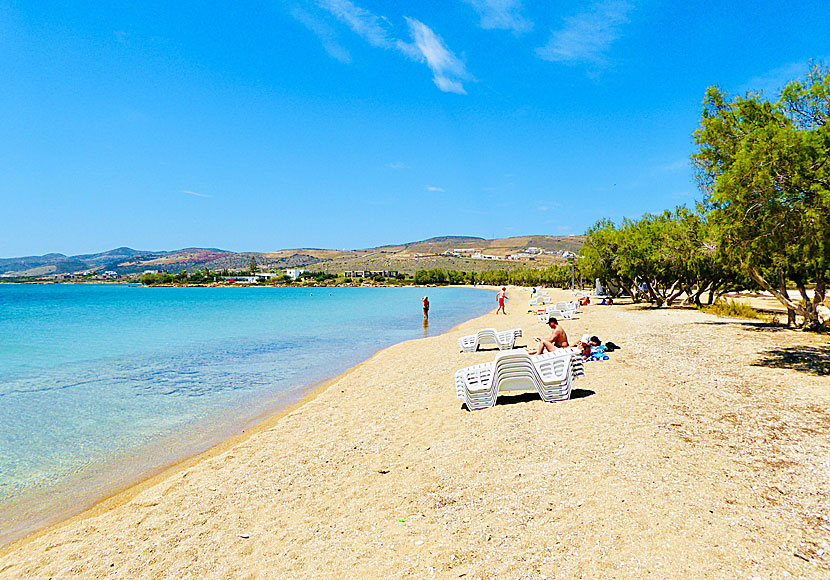 Stranden Psaraliki 1 på Antiparos i Kykladerna.