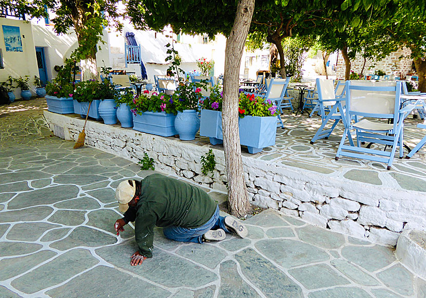 Jag ska måla hela världen lilla mamma med Anita Hegerland i Chora på Folegandros i Grekland.