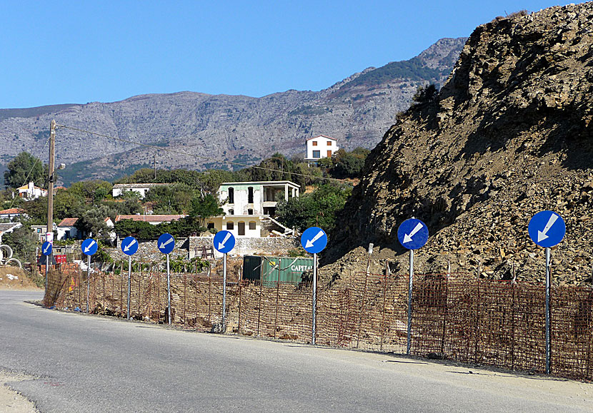 Turn! Turn! Turn! med The Byrds längs en väg till Armenistis på Ikaria.