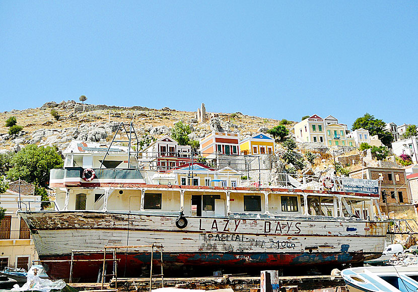 Jag hade en gång en båt med Cornelis Vreeswijk på en utflyktsbåt i hamnen på Symi i Grekland.