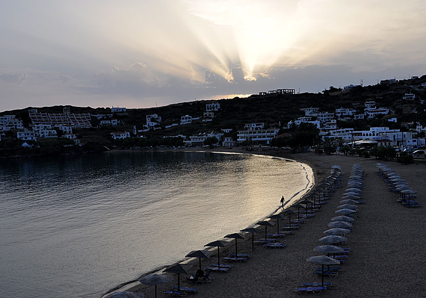 Solnedgången i Batsi på Andros i Grekland.