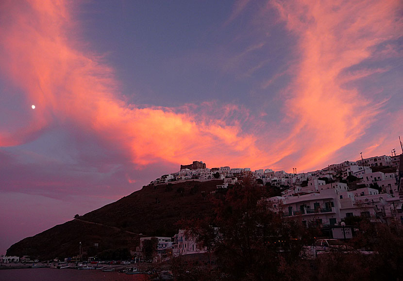 Solnedgången i Chora på Astypalea i Grekland.
