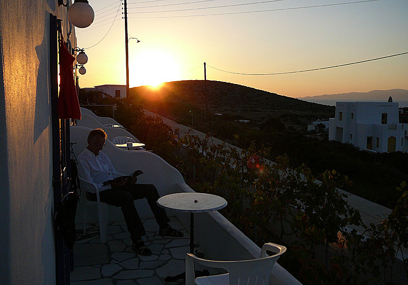 Solnedgången i Agios Georgios på Iraklia i Grekland.
