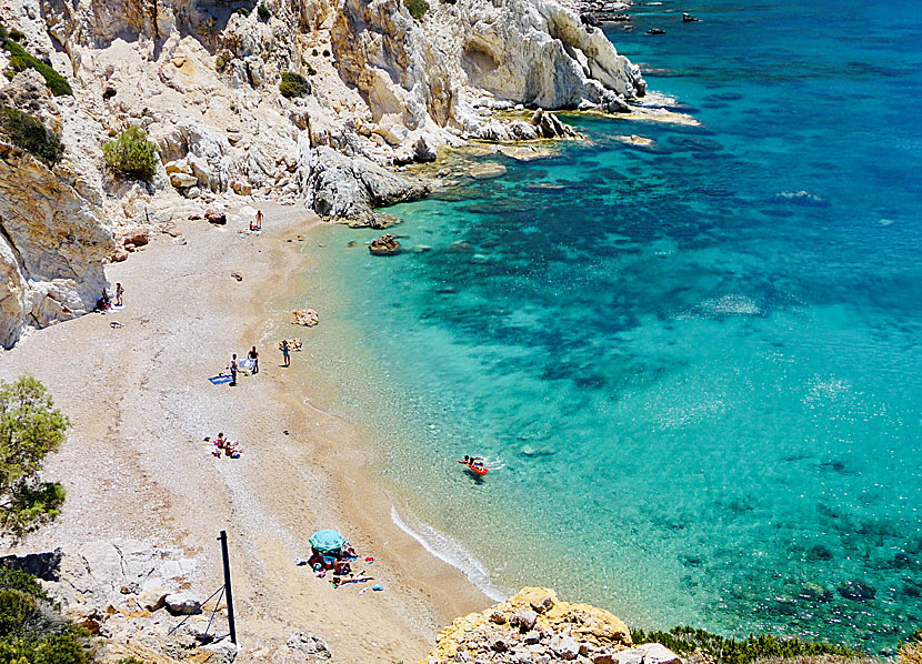 Det vackra och dramatiska landskapet som omger Vroulidia beach på ön Chios  i Grekland.