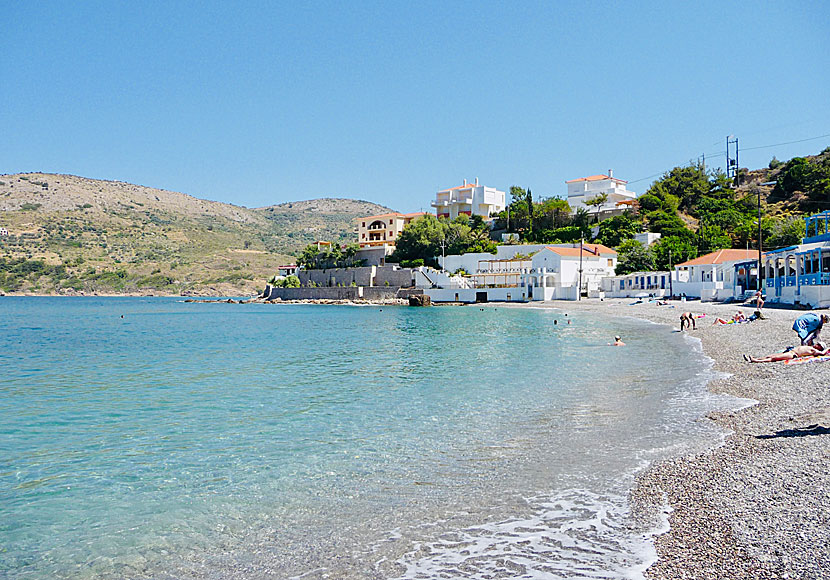 Nagos beach är en av de bästa stränderna på ön Chios i Grekland.