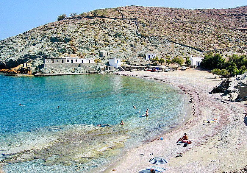 Agios Georgios beach på Folegandros i Kykladerna.
