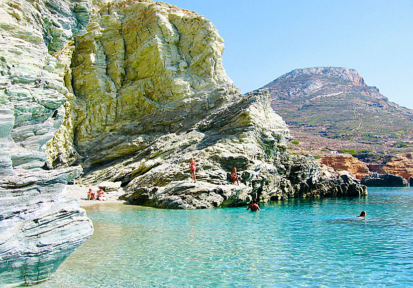 Klippbadet vid Angali beach på Folegandros.
