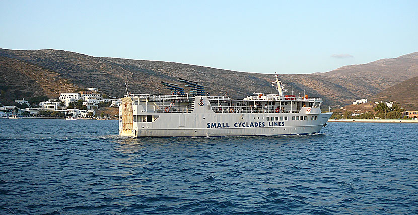 Express Skopelitis på väg mot hamnen i Katapola på Amorgos.