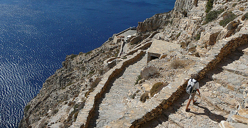 Trappan upp till klostret på Amorgos.