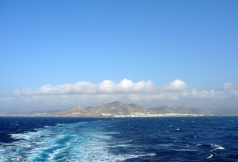 Blue Star Ferries mellan Naxos och Santorini.