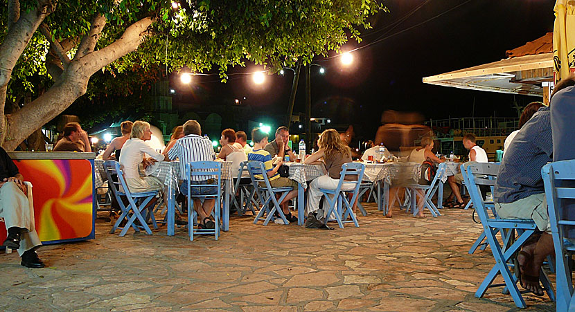 Tavernor och restauranger i Emborio på Chalki.