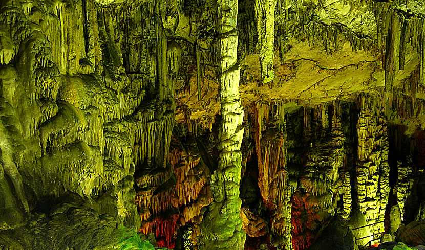 Dikteon Cave i byn Psychro på Lasithiplatån. Kreta.