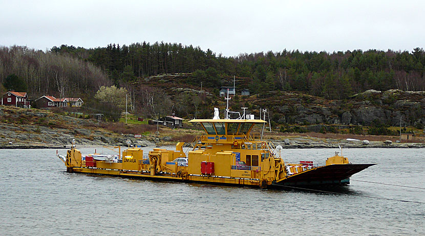 Färjan Maj som går mellan Ellös och Malö på Orust i Bohuslän. 