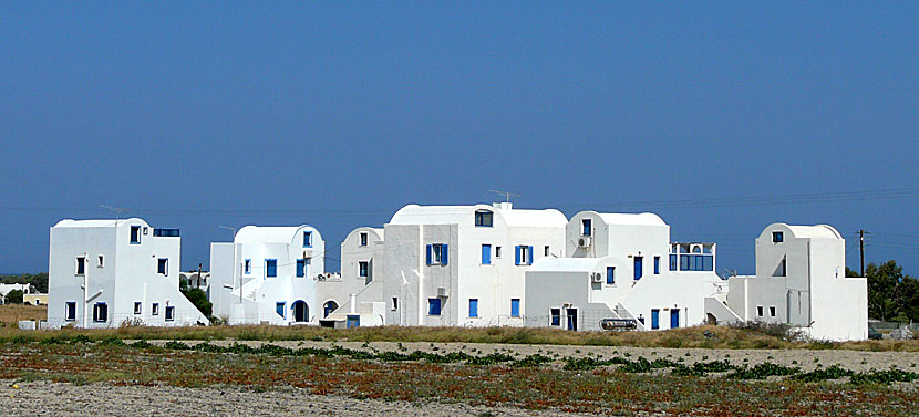 Honeymoon Beach Hotel i Perivolos på Santorini.