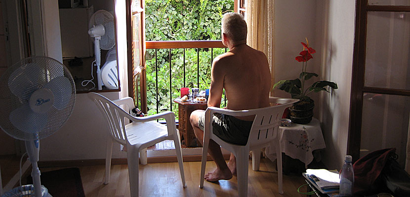 Frukost på hotell i Megisti på  Kastelorizo.