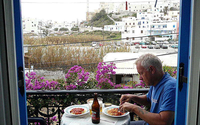Äta lunch på Pension Sofi i Naxos stad. 