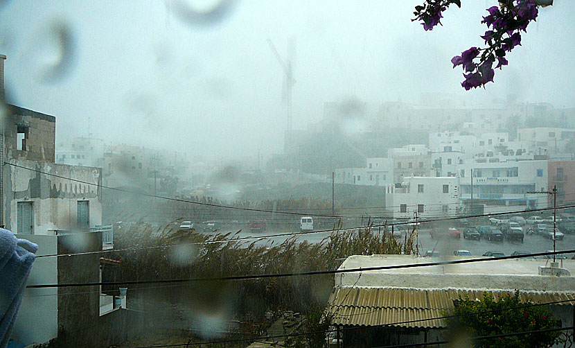 Oväder på Naxos med regn och storm.