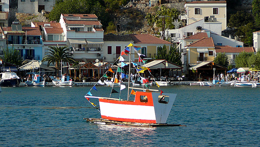 Båten som representerade den turkiska flottan i Pythagorion på  Samos.