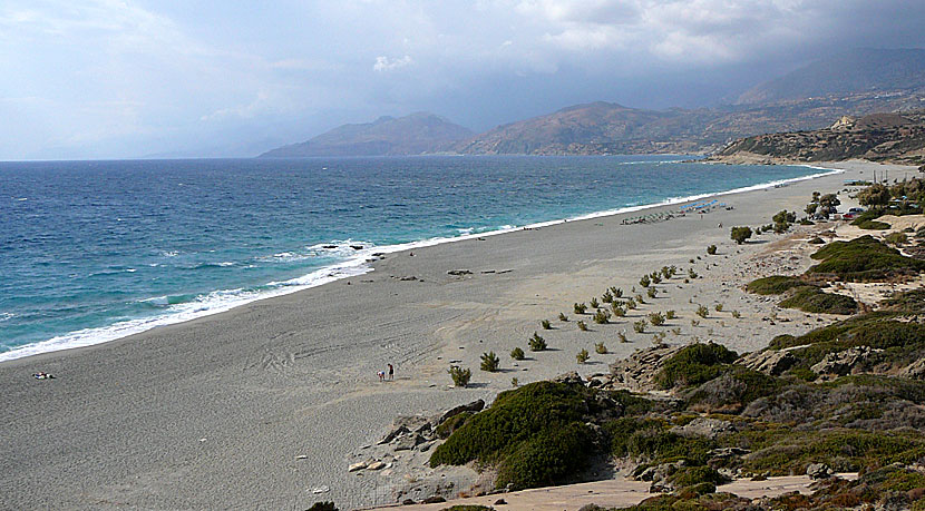 Den långa oexploaterade stranden i Tripopetra på södra Kreta.