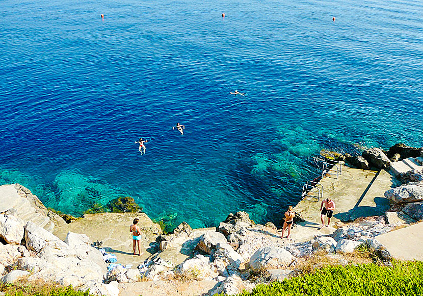 De bästa stränderna på Hydra i Grekland. Spilia beach. 