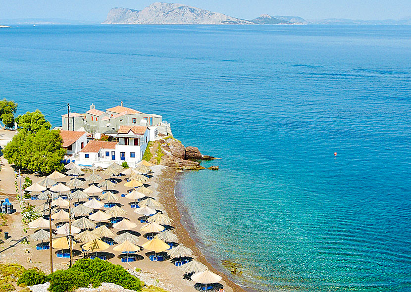 De bästa stränderna på Hydra i Grekland. Vlychos beach. 