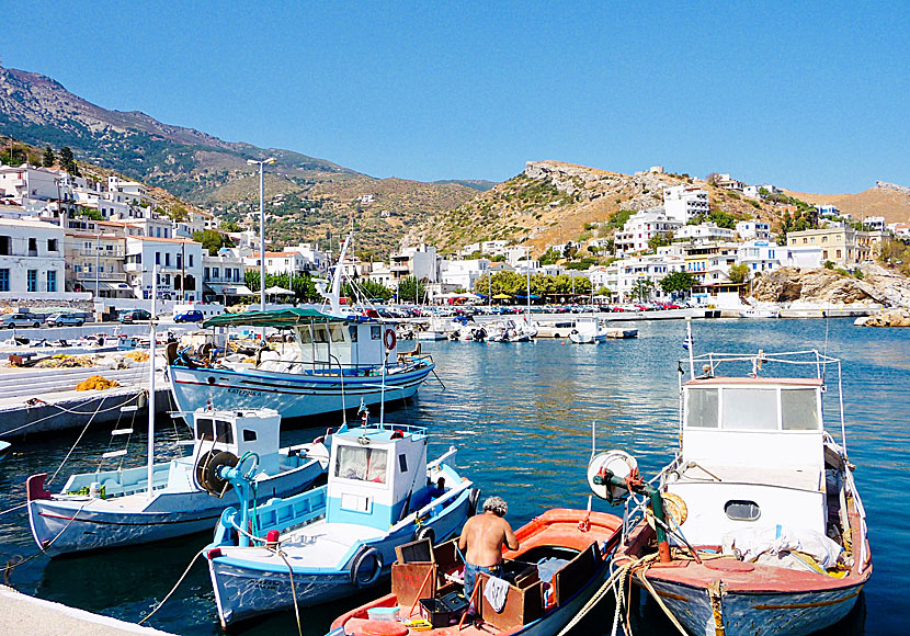 Missa inte byn Agios Kirikos när du besöker Faros beach på Ikaria.