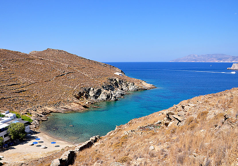 Missa inte de okända stränderna Kolitsani och Valmas när du reser till Ios i Grekland.