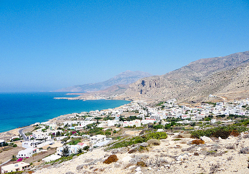 Arkasa by och strand på Karpathos.