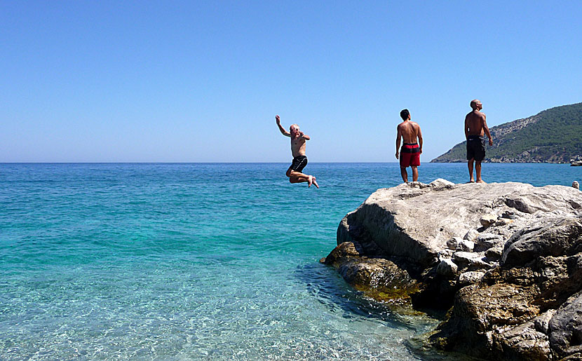 Klippbad på Kyra Panagia beach på Karpathos.