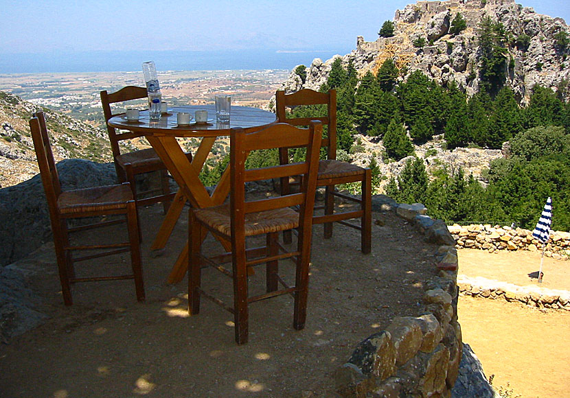 Kafé med utsikt i Palio Pyli.