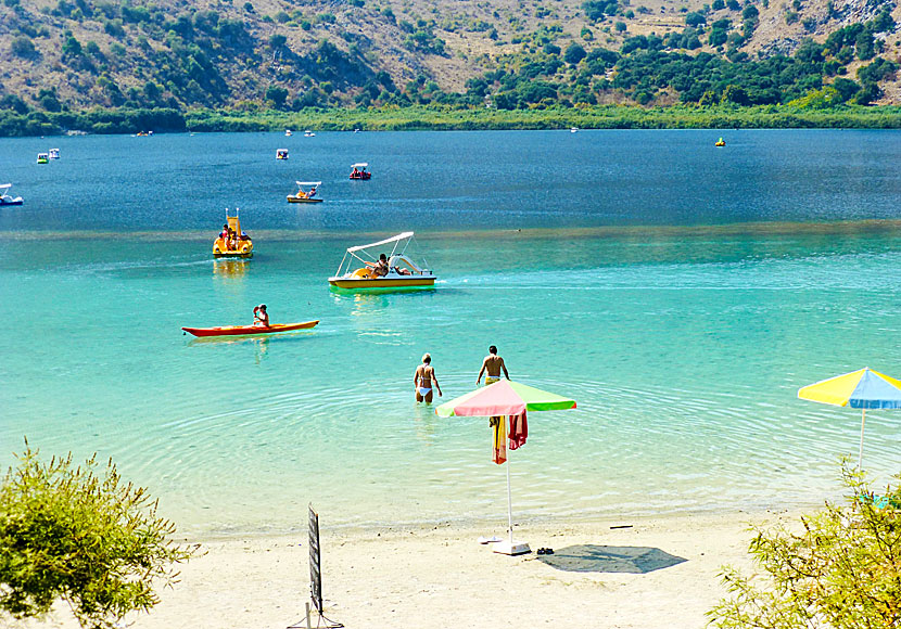 Paddla, bada och sola i Kournas Lake på Kreta.