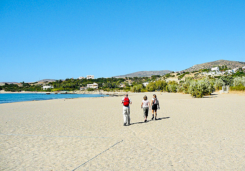 Det finns några restauranger och hotell vid Kountoura och Grammeno beach väster om Paleochora på södra Kreta.