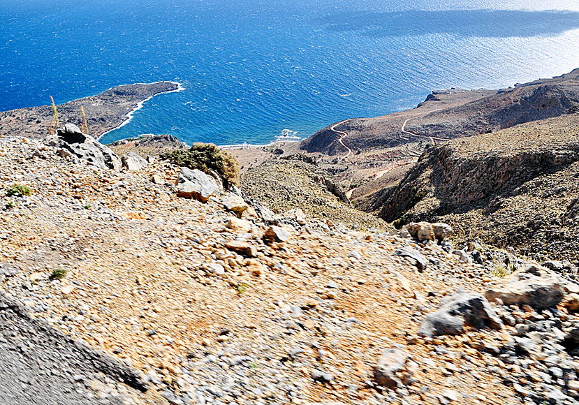 Köra bil till Lykos nära Loutro på Kreta.