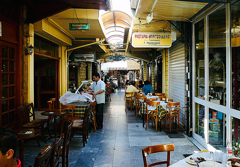 Bra tavernor och restauranger i Heraklion på Kreta.