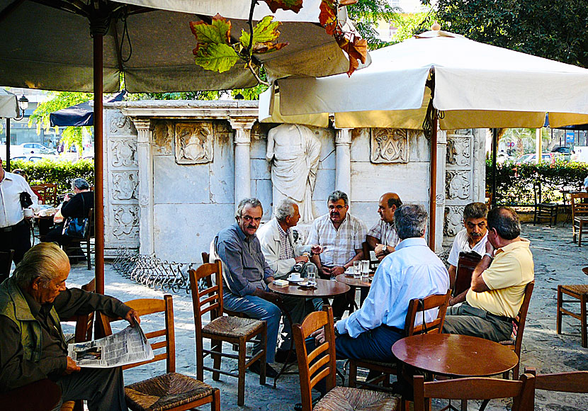 Kaféet vid fontänen Bembo i Heraklion som sägs vara den äldsta Venetianska fontänen.